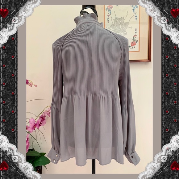 Banana Republic Tied Neck Pleated Blouse - Picture 3 of 8